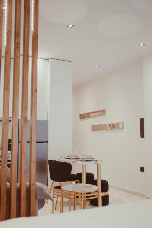 Aelia - Luxury Central Suite Alexandroupolis Buitenkant foto